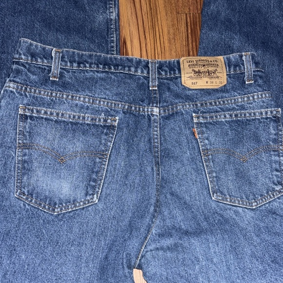 Levis - Picture 2 of 3